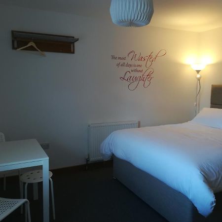 Mcmillan House Studio Apartments Йорк Экстерьер фото