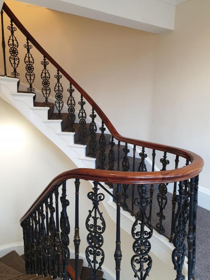 Mcmillan House Studio Apartments Йорк Экстерьер фото