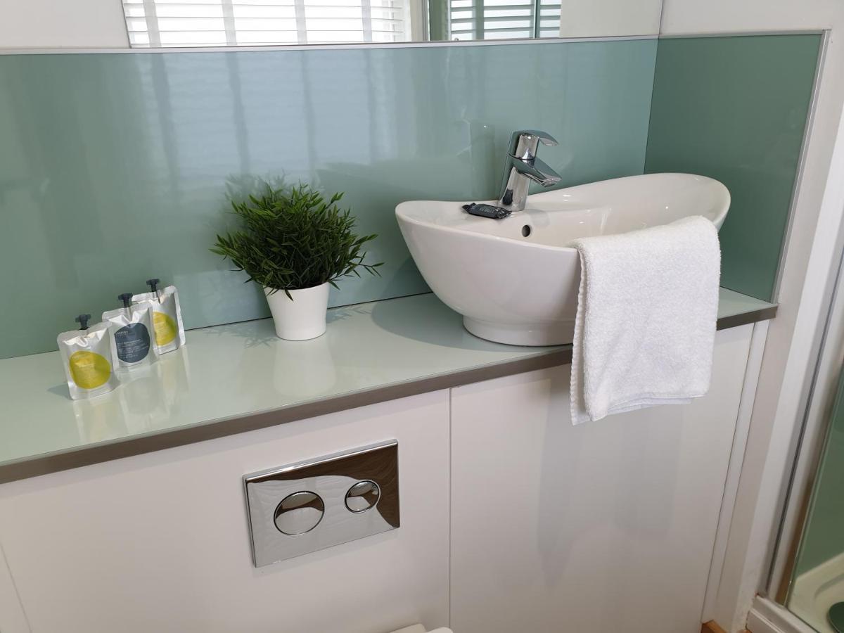 Mcmillan House Studio Apartments Йорк Экстерьер фото