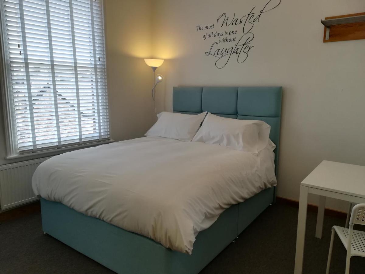 Mcmillan House Studio Apartments Йорк Экстерьер фото