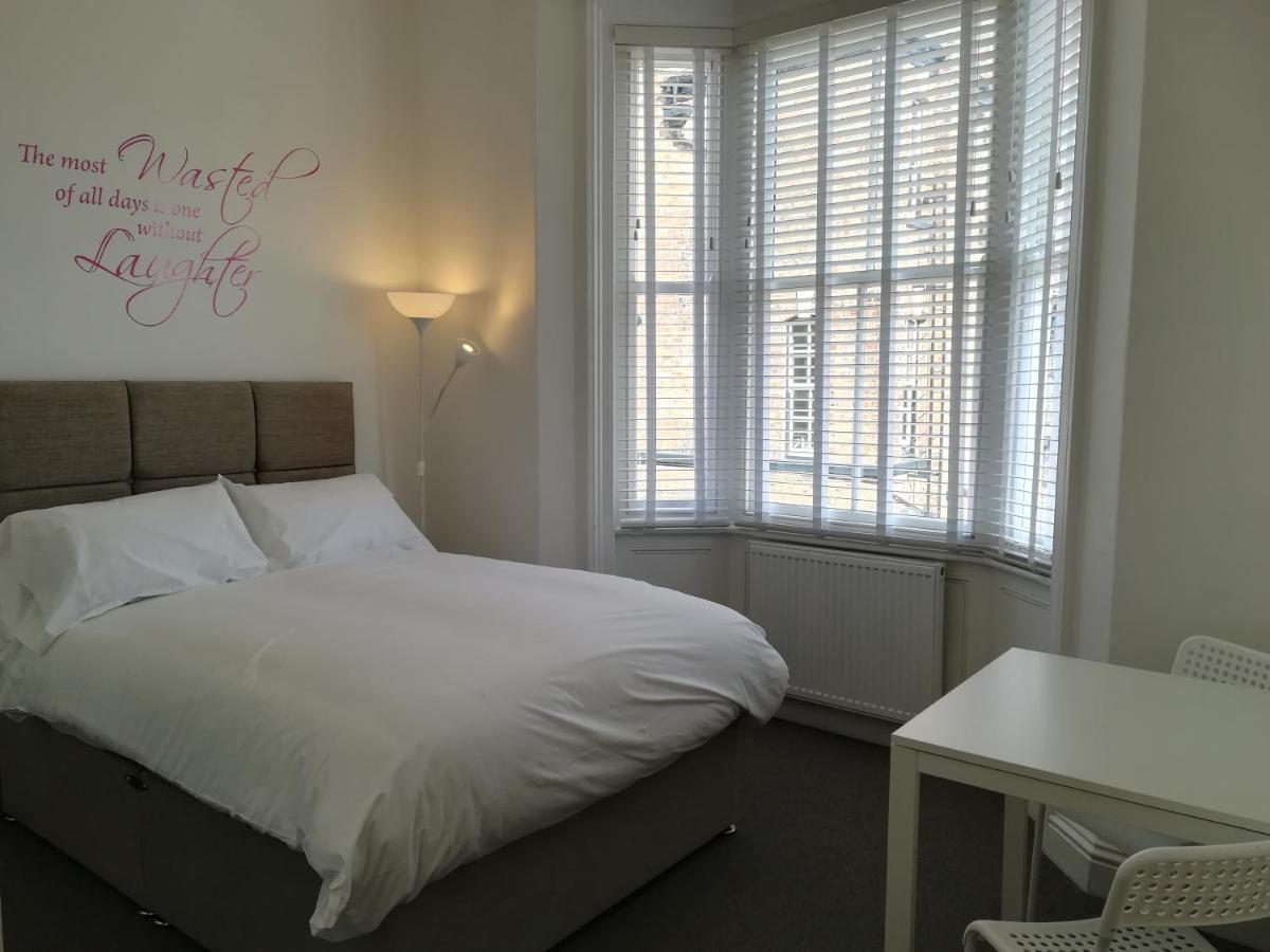 Mcmillan House Studio Apartments Йорк Экстерьер фото