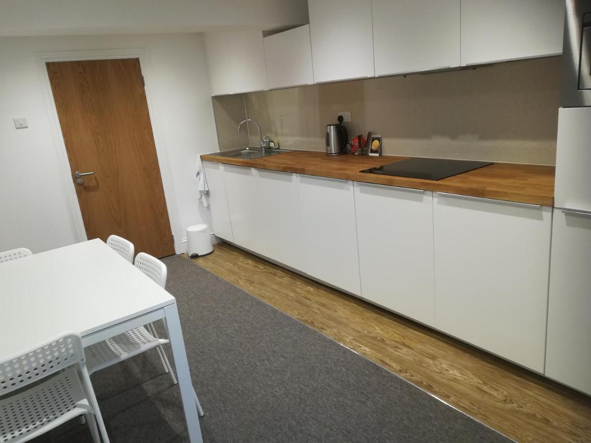 Mcmillan House Studio Apartments Йорк Экстерьер фото