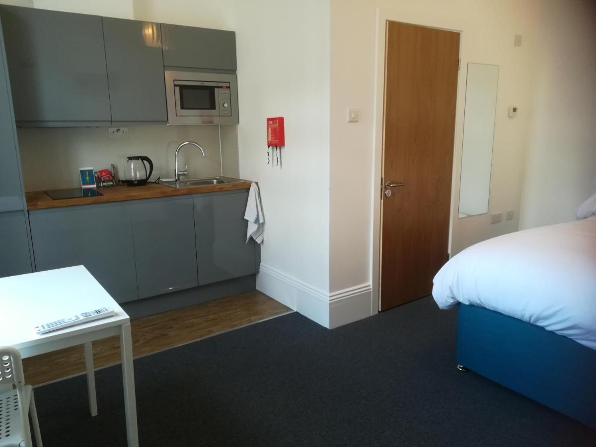 Mcmillan House Studio Apartments Йорк Экстерьер фото